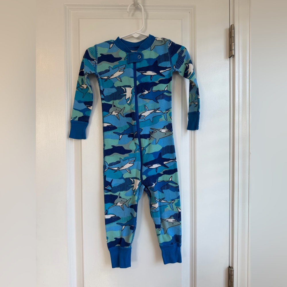 Hanna Andersson Boys Zippered Sleeper Blue Camo Sharks Size 18-24 Months